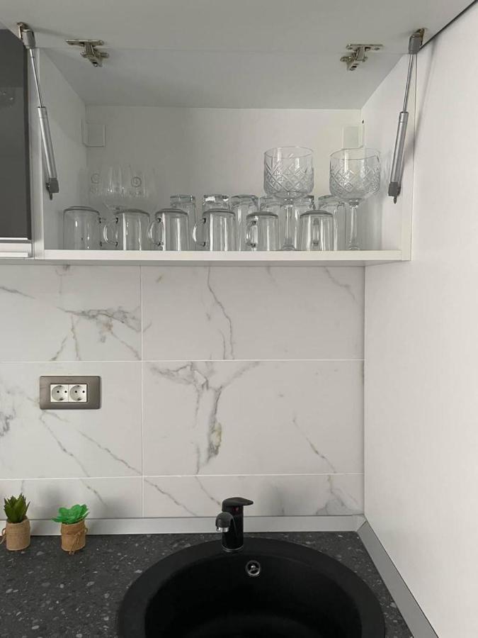 Dominic 2 Beds 1 Sofa Parking Pool Apartament By Alezzi Nord10 Apartment นาโวดาริ ภายนอก รูปภาพ