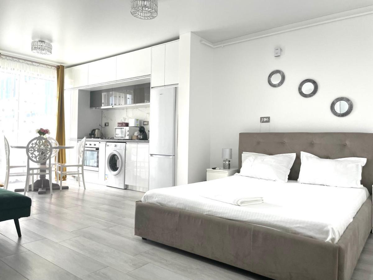 Dominic 2 Beds 1 Sofa Parking Pool Apartament By Alezzi Nord10 Apartment นาโวดาริ ภายนอก รูปภาพ