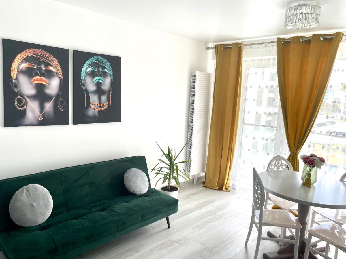 Dominic 2 Beds 1 Sofa Parking Pool Apartament By Alezzi Nord10 Apartment นาโวดาริ ภายนอก รูปภาพ