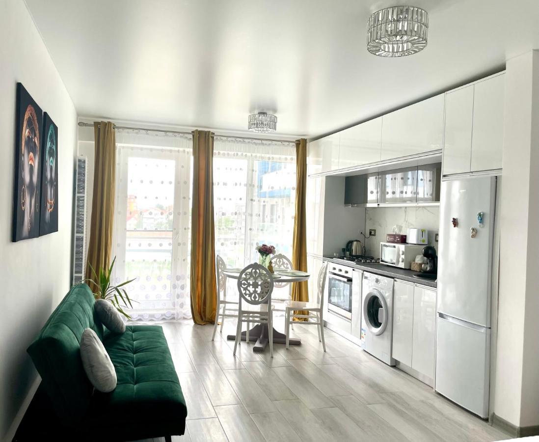 Dominic 2 Beds 1 Sofa Parking Pool Apartament By Alezzi Nord10 Apartment นาโวดาริ ภายนอก รูปภาพ