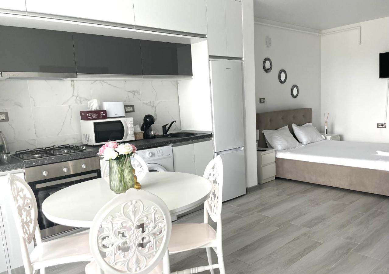 Dominic 2 Beds 1 Sofa Parking Pool Apartament By Alezzi Nord10 Apartment นาโวดาริ ภายนอก รูปภาพ