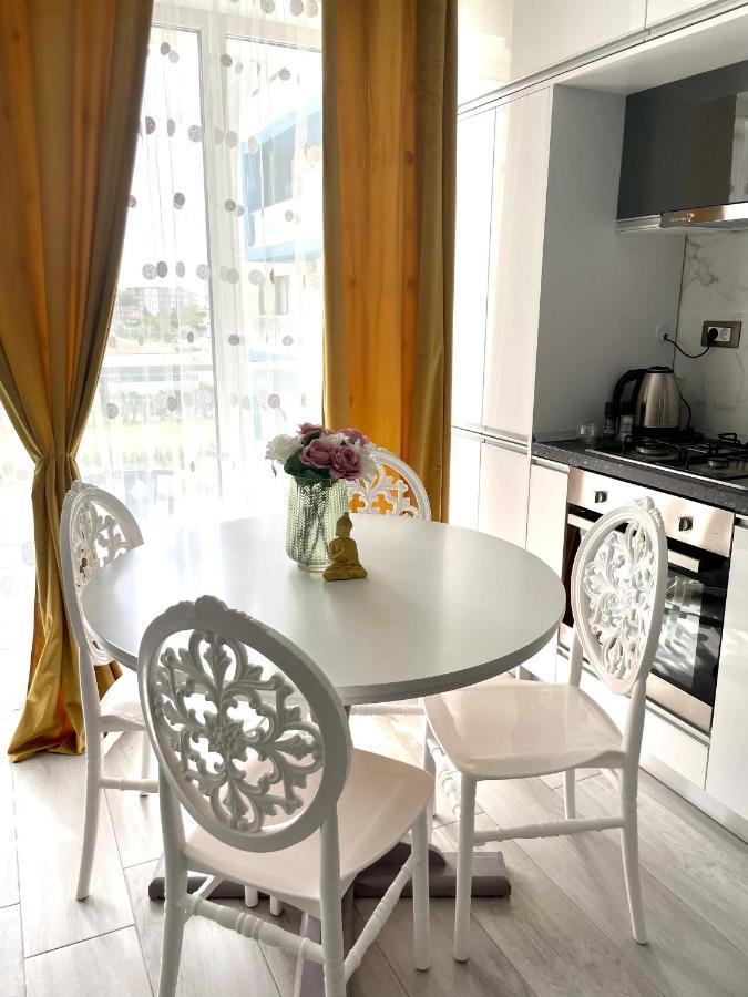 Dominic 2 Beds 1 Sofa Parking Pool Apartament By Alezzi Nord10 Apartment นาโวดาริ ภายนอก รูปภาพ