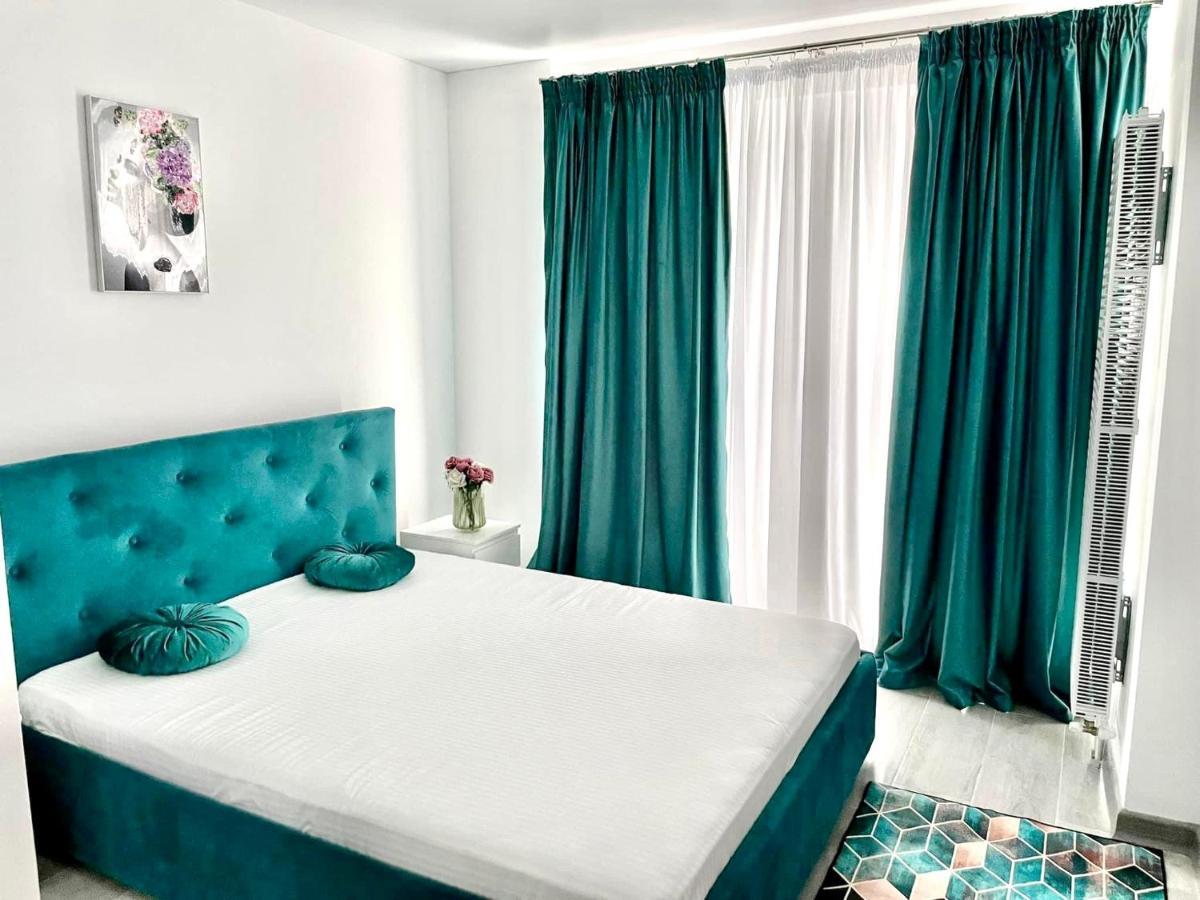Dominic 2 Beds 1 Sofa Parking Pool Apartament By Alezzi Nord10 Apartment นาโวดาริ ภายนอก รูปภาพ